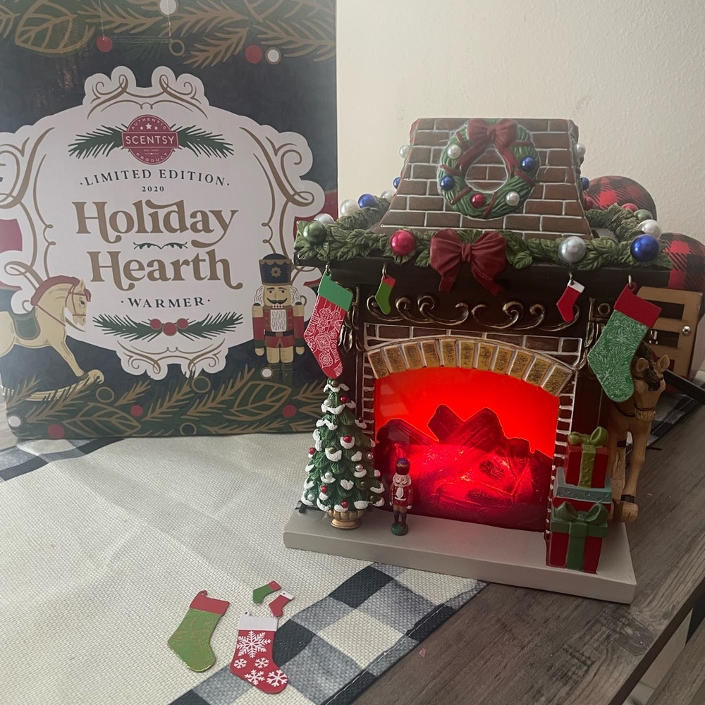 2020 Scentsy Holiday Hearth Warmer